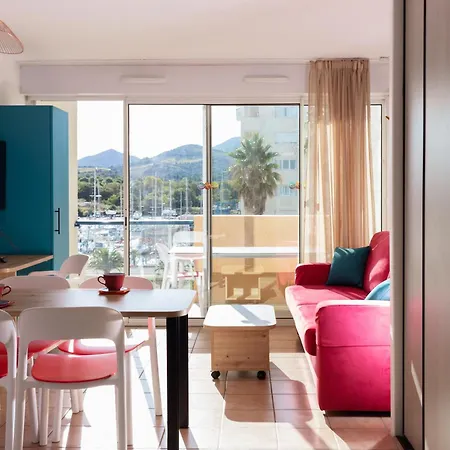 & Golf Port 公寓式酒店 3*