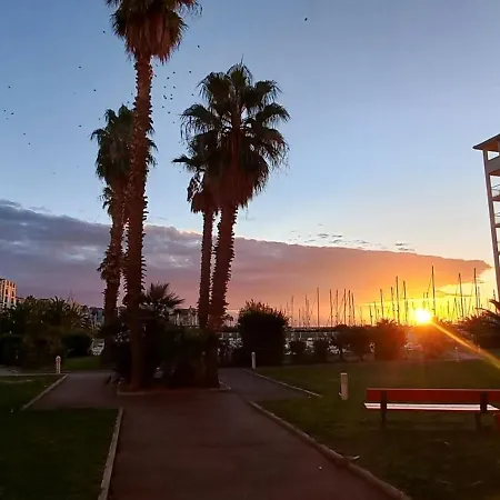 Aparthotel & Golf Port