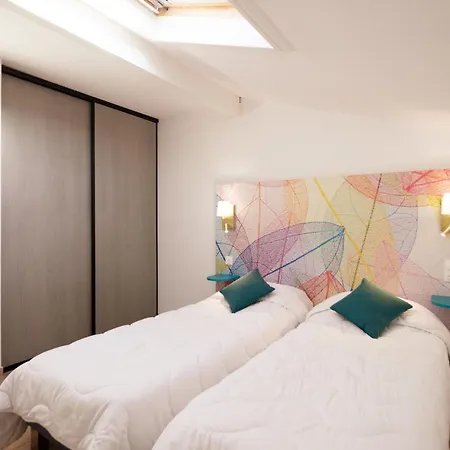 Aparthotel & Golf Port 3*