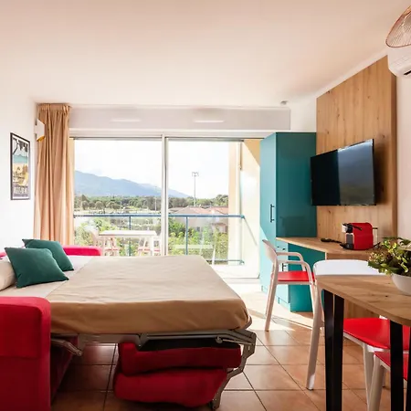 Aparthotel & Golf Port