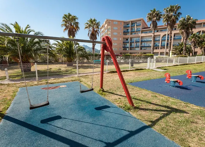 & Golf Port