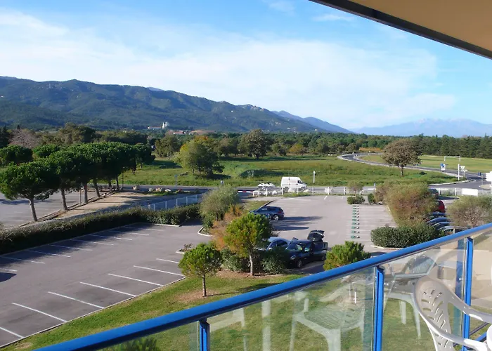 & Golf Port 3*